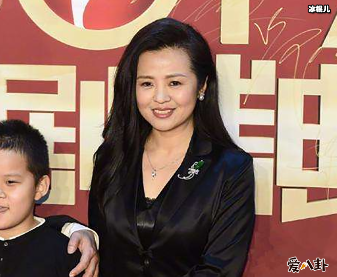 老戏骨王刚现任妻子郑艳东