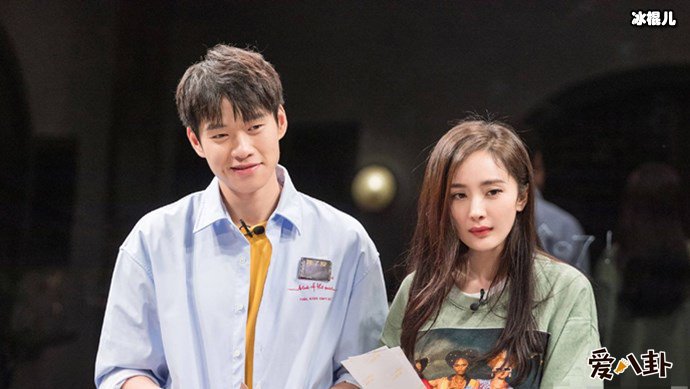 杨幂魏大勋亲密照