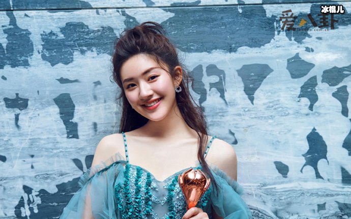 赵露思是富二代吗