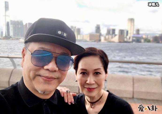 欧阳震华跟妻子傅洁娴