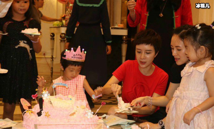 金巧巧为女儿小西瓜庆生