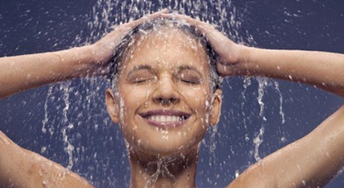 美国文化中早晨洗澡的观念影响，深度解析不踩坑