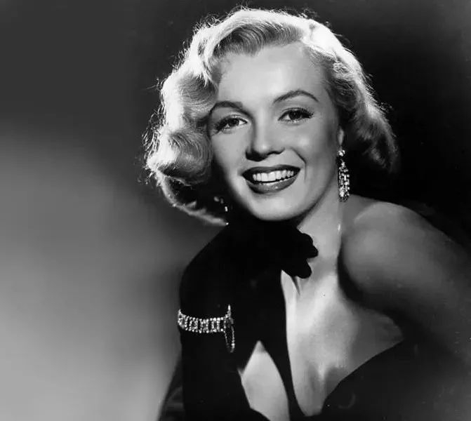 玛丽莲・梦露父亲的真实姓氏及身份