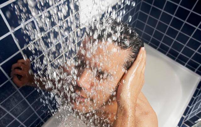 美国人早晨洗澡的实际需求（如开启一天状态），超实用解读