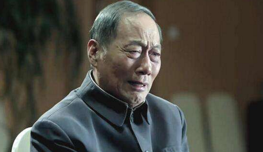 陈岩石人物形象分析：一位令人敬佩的老革命