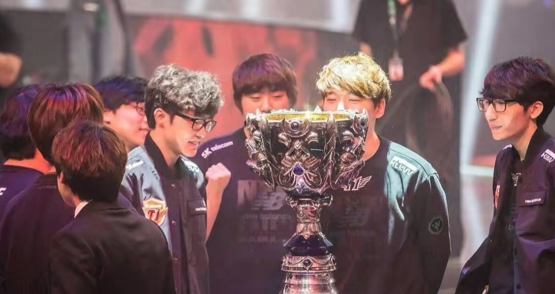 还记得英雄联盟S5总决赛直播吗，SKT当年怎么赢的？