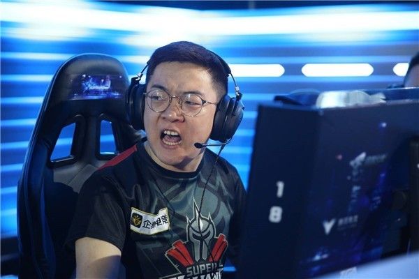 战神18荣誉记录_cfpl s4_18cfpl职业生涯