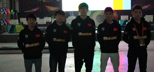 WCA首日CF火线决赛：EP二兄弟内战晋级，精彩回顾