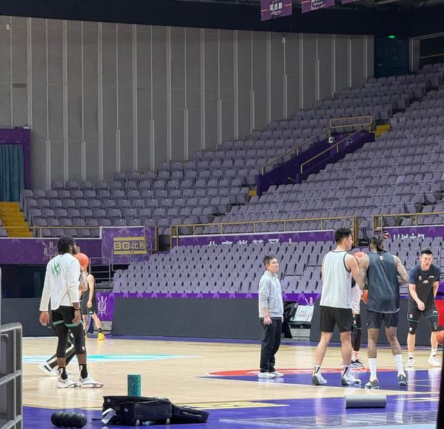 双枪斯卡哈图片_双枪哈斯_双枪哈斯在哪张地图出现