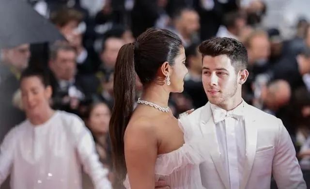 艾西瓦娅·雷和女儿_艾瓦西亚雷女儿_艾西瓦娅·雷和女儿