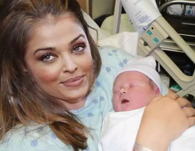 艾西瓦娅·雷和女儿_艾瓦西亚雷女儿_艾西瓦娅·雷和女儿