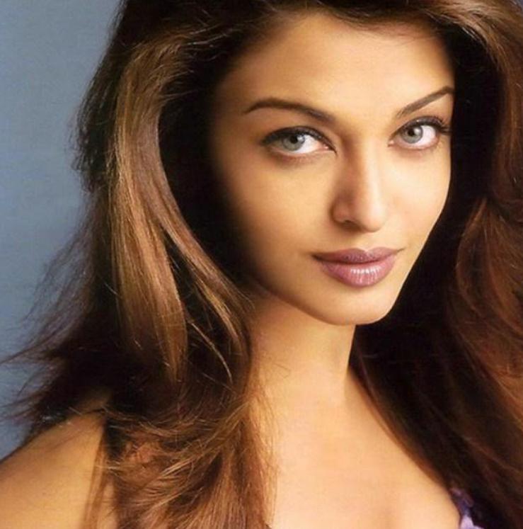 艾瓦西亚雷女儿_艾西瓦娅·雷和女儿_艾西瓦娅·雷和女儿