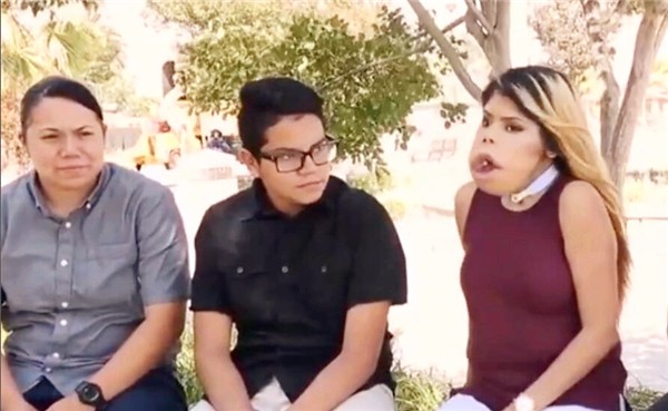 艾瓦西亚雷女儿_艾西瓦娅·雷和女儿_艾西瓦娅雷女儿正脸照