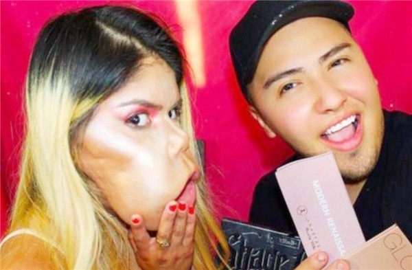 艾西瓦娅·雷和女儿_艾瓦西亚雷女儿_艾西瓦娅雷女儿正脸照