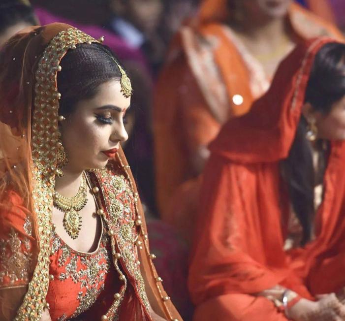 艾西瓦娅雷女儿正脸照_艾西瓦娅·雷和女儿_艾瓦西亚雷女儿