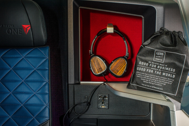 北京到底特律航班_北京飞底特律几个小时_北京至底特律航班时刻表