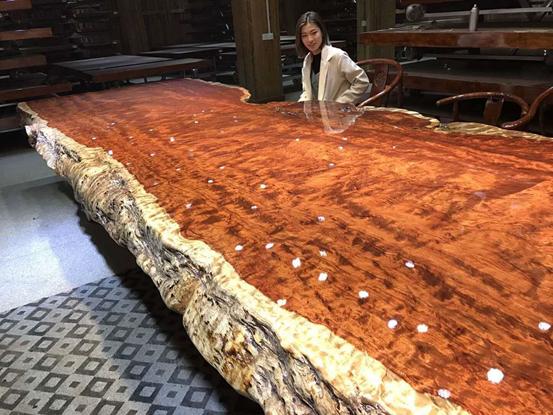 深圳巴花大板纹理特点_巴花大板什么纹路最贵_巴花大板自然之美