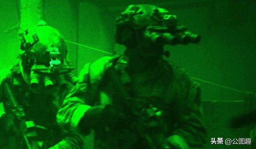 美国海军海豹突击队训练_海豹突击队历史与起源_SIG-552