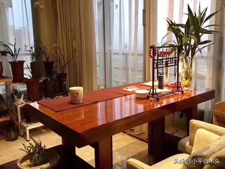 巴花大板什么纹路最贵_巴花是什么 巴西花梨木价格高的原因 巴花大板材质稳定性