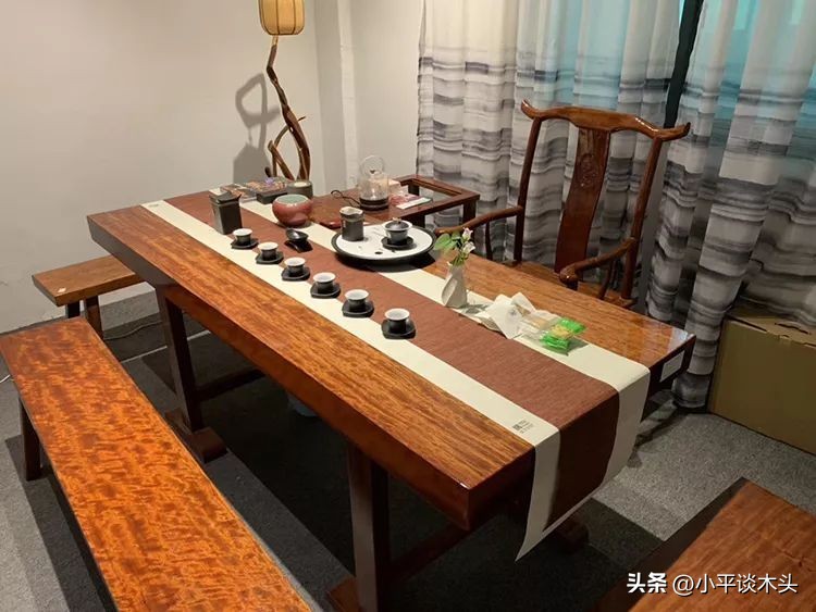 巴花实木大板桌_高山巴花与平原巴花区别_巴花大板什么纹路最贵