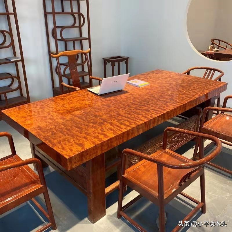 巴花大板什么纹路最贵_巴花是什么 巴西花梨木价格高的原因 巴花大板材质稳定性