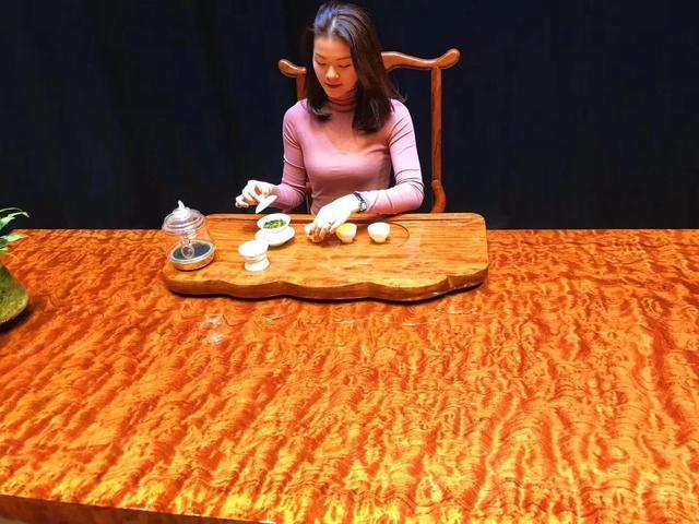 巴花木板纹理_1200年树龄巴花_巴花大板什么纹路最贵