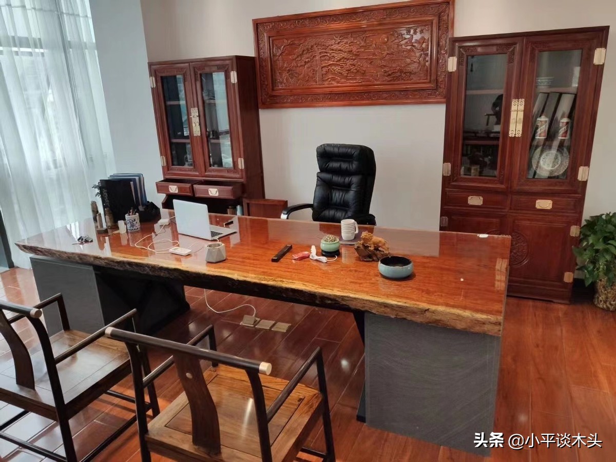 巴花大板什么纹路最贵_巴花是什么 巴西花梨木价格高的原因 巴花大板材质稳定性