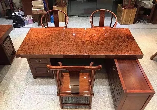 1200年树龄巴花_巴花大板什么纹路最贵_巴花木板纹理