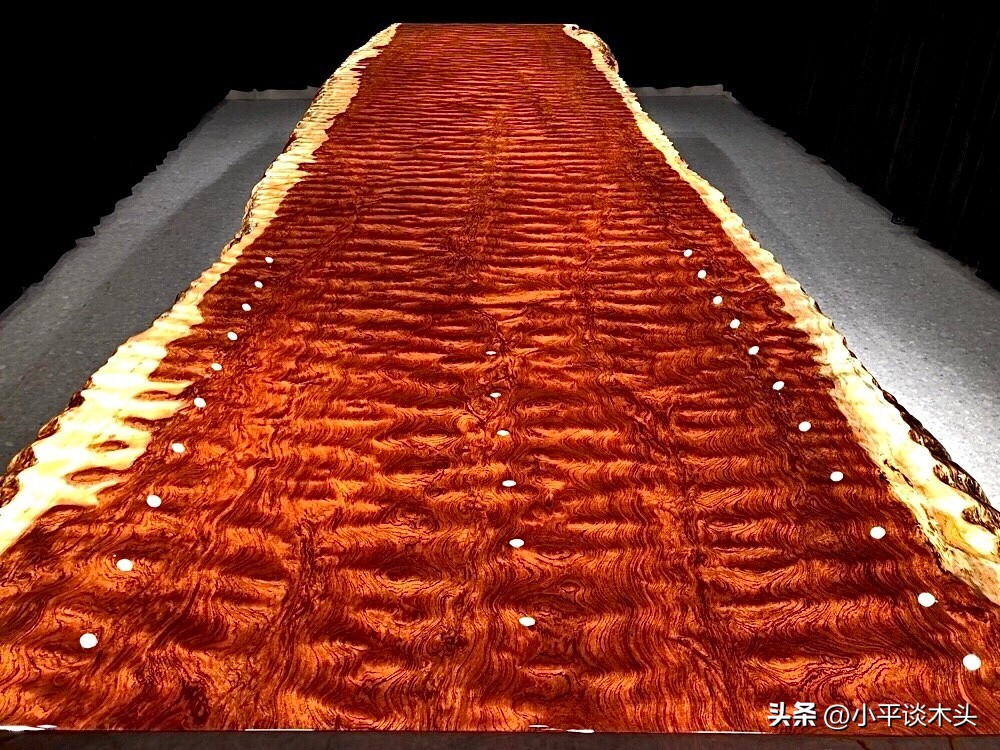 高山巴花与平原巴花区别_巴花大板什么纹路最贵_巴花实木大板桌