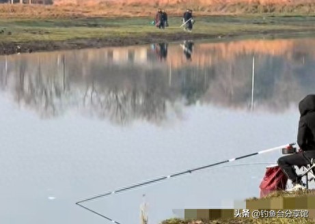 冬季钓鲫鱼窝料用量_冬季钓鱼打窝技巧_钓鲫鱼用什么打窝